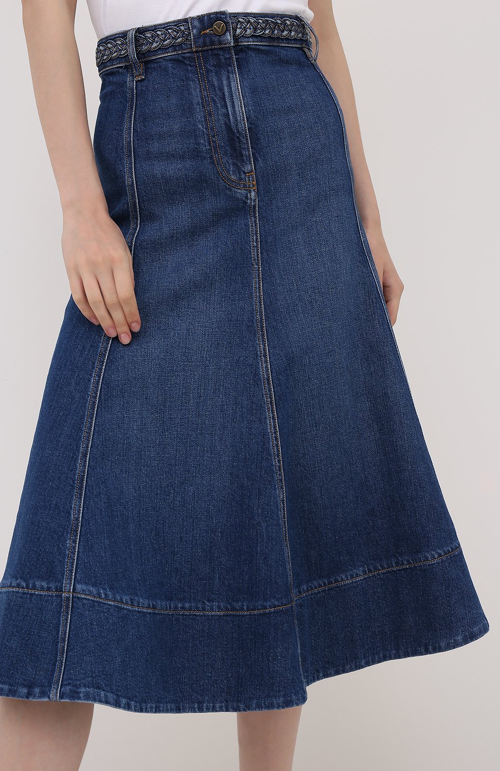 Джинсовая юбка VALENTINO синего цвета по цене 95700 руб., арт. UB3DD10G1LL, фото 5 Джинсовая юбка VALENTINO, арт. UB3DD10G1LL, фото 5