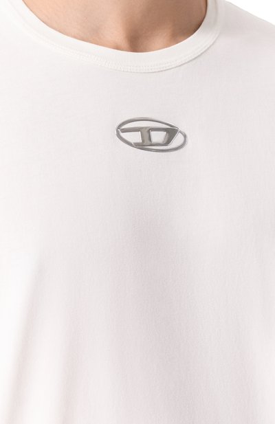 Хлопковая футболка DIESEL белого цвета по цене 10550 руб., арт. A20297/0JMBB, фото 5 Хлопковая футболка DIESEL, арт. A20297/0JMBB, фото 5