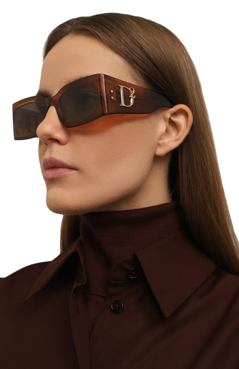 Женские солнцезащитные очки DSQUARED2 коричневого цвета, арт. D20109 I7Q | Фото 2 (Региональные ограничения белый список (Axapta Mercury): Не проставлено; Нос: Не проставлено; Материал: Пластик; Тип очков: С/з; Оптика Гендер: оптика-женское; Очки форма: Прямоугольные)