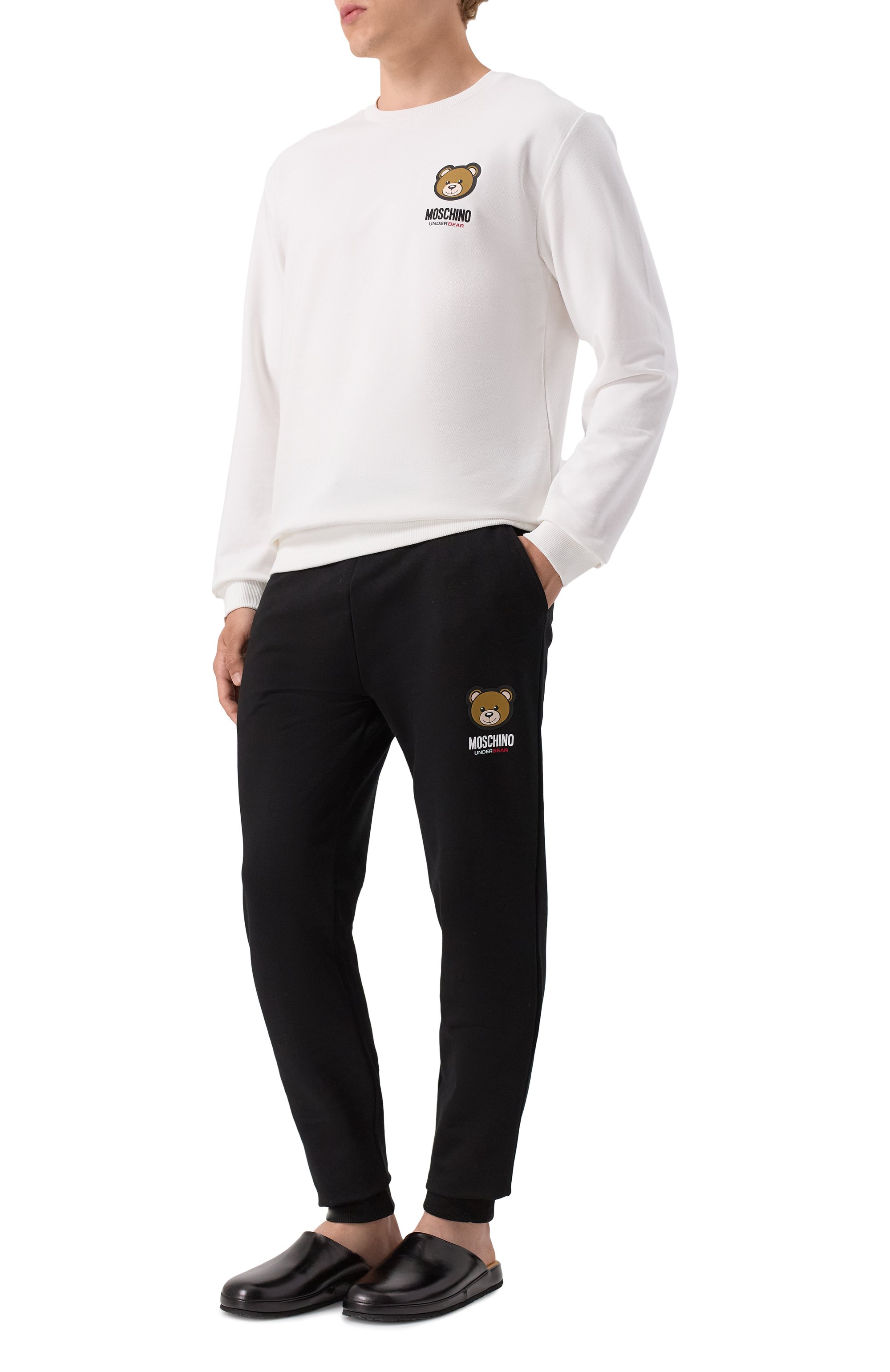 Хлопковые джоггеры MOSCHINO черного цвета по цене 21700 руб., арт. A6890/4409, фото 2 Хлопковые джоггеры MOSCHINO, арт. A6890/4409, фото 2