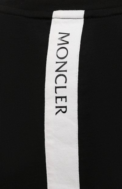 Хлопковая футболка MONCLER черного цвета по цене 20900 руб., арт. G1-093-8C7B0-10-829H8, фото 5 Хлопковая футболка MONCLER, арт. G1-093-8C7B0-10-829H8, фото 5