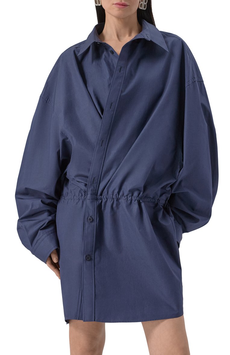 Женское хлопковое платье BALENCIAGA синего цвета, арт. 814136/TRM17 | Фото 3 (Рукава: Длинные; Материал внешний: Хлопок; Длина Ж (юбки, платья, шорты): До колена; Случай: Повседневный; Стили: Гранж; Женское Кросс-КТ: Платье-одежда)