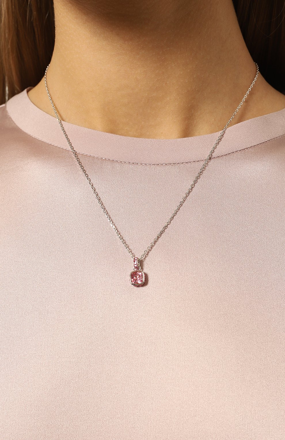 Подвеска birthstone на цепочке SWAROVSKI серебряного цвета по цене 14900 руб., арт. 5651791, фото 2 Подвеска birthstone на цепочке SWAROVSKI, арт. 5651791, фото 2