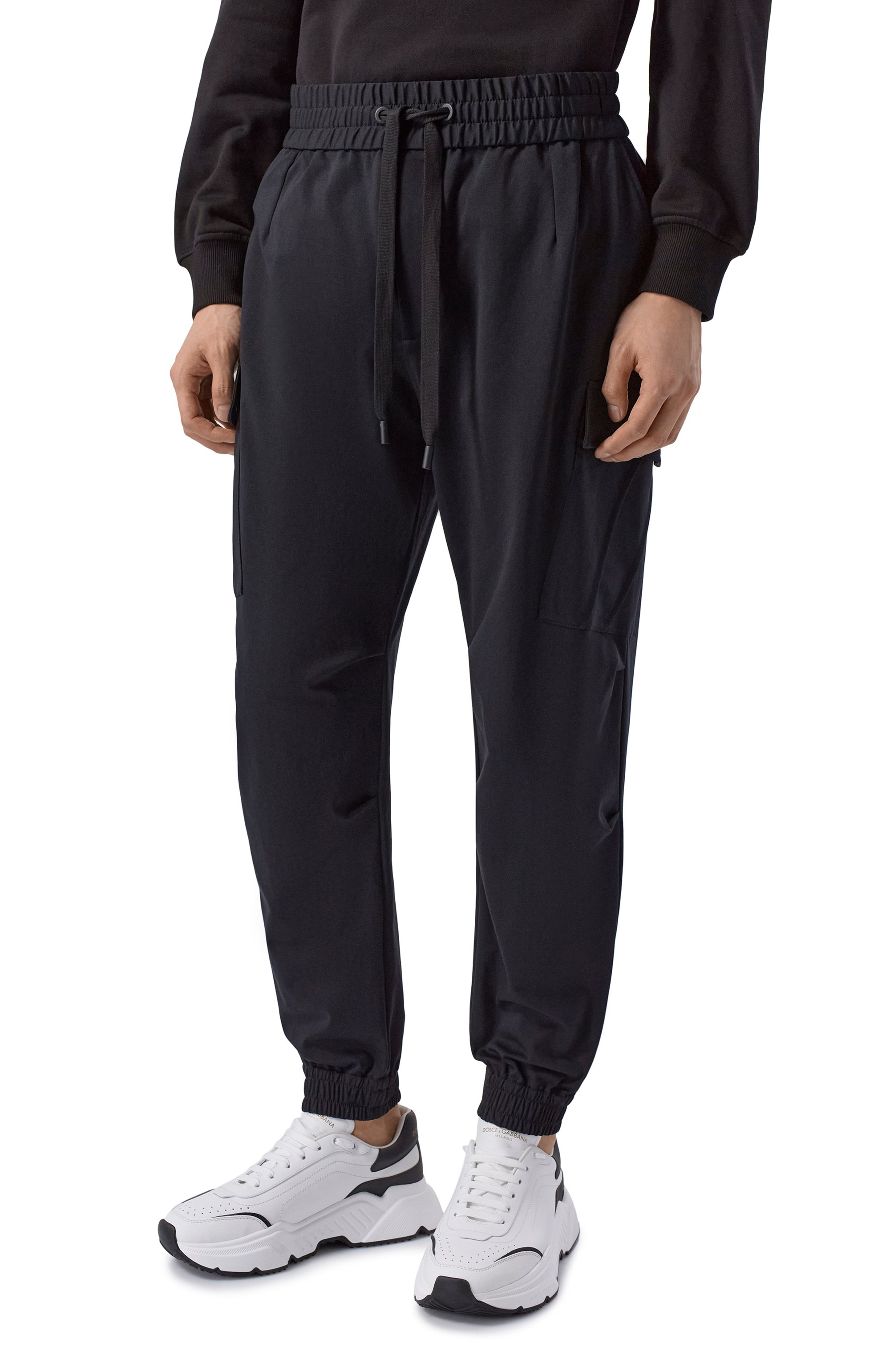 Джоггеры DOLCE & GABBANA черного цвета по цене 125500 руб., арт. GW50HT/FUGS1, фото 3 Джоггеры DOLCE & GABBANA, арт. GW50HT/FUGS1, фото 3