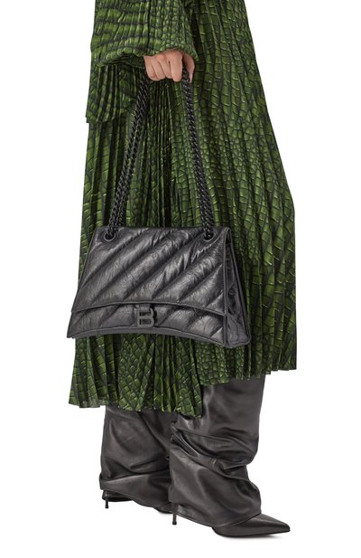 Сумка crush medium BALENCIAGA черного цвета по цене 442000 руб., арт. 785602/210IY, фото 2 Сумка crush medium BALENCIAGA, арт. 785602/210IY, фото 2