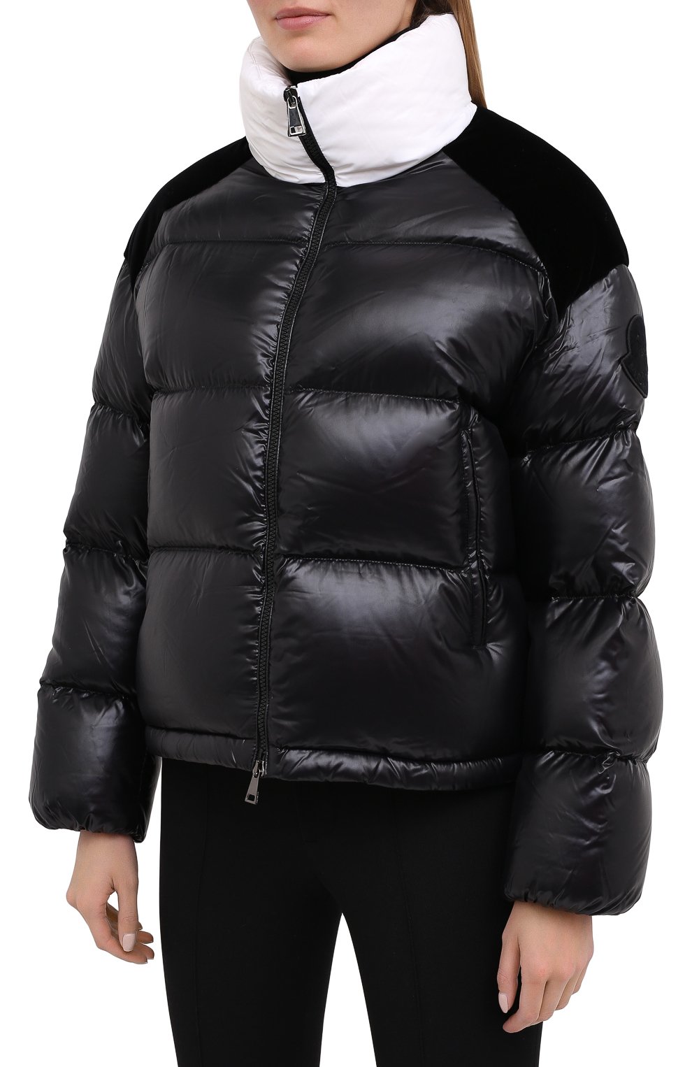 Пуховик MONCLER черного цвета по цене 82850 руб., арт. F2-093-1A52B-00-C0232, фото 3 Пуховик MONCLER, арт. F2-093-1A52B-00-C0232, фото 3