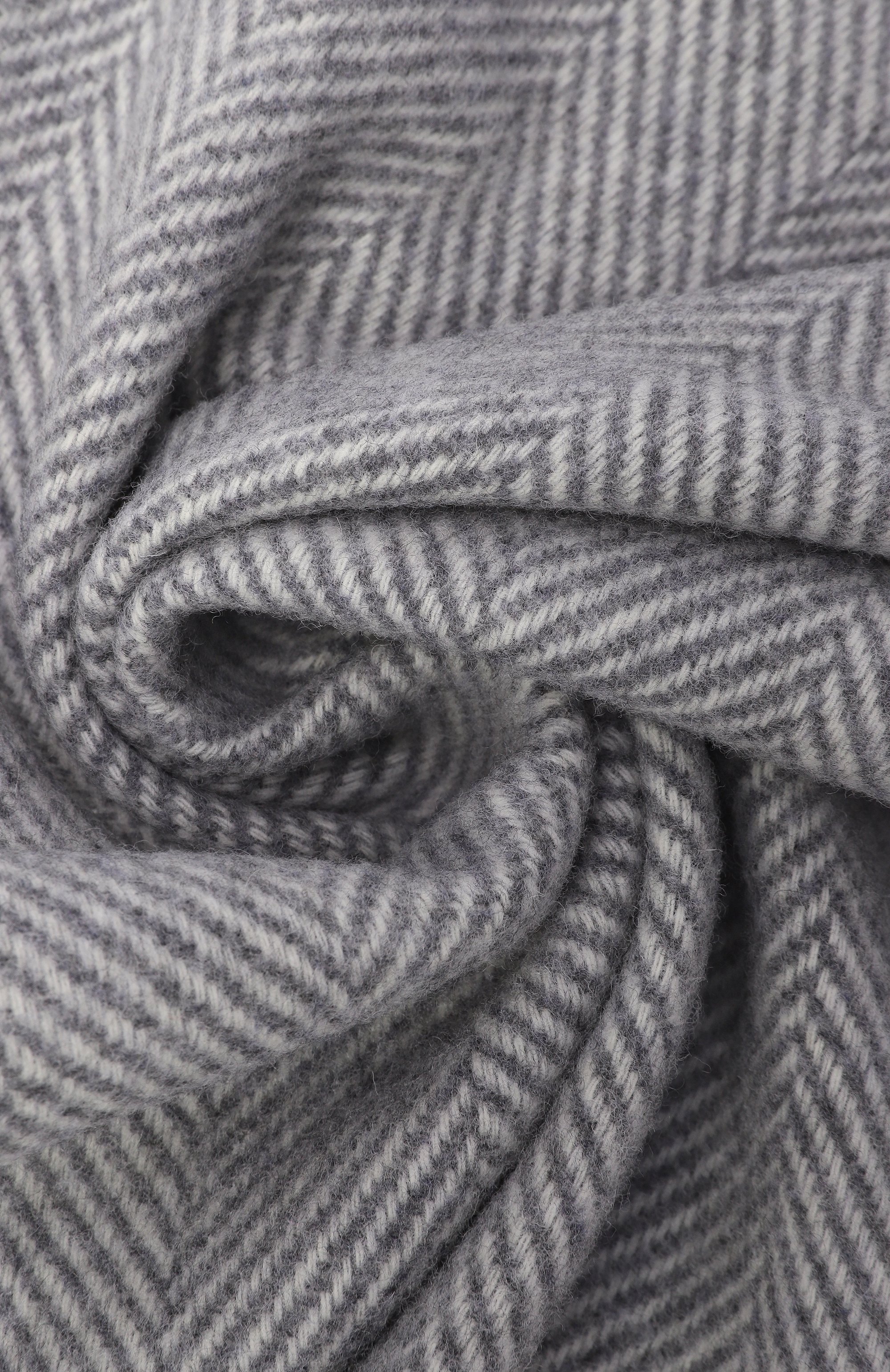 Шерстяной шарф LANVIN светло-серого цвета по цене 27550 руб., арт. 710002440, фото 3 Шерстяной шарф LANVIN, арт. 710002440, фото 3