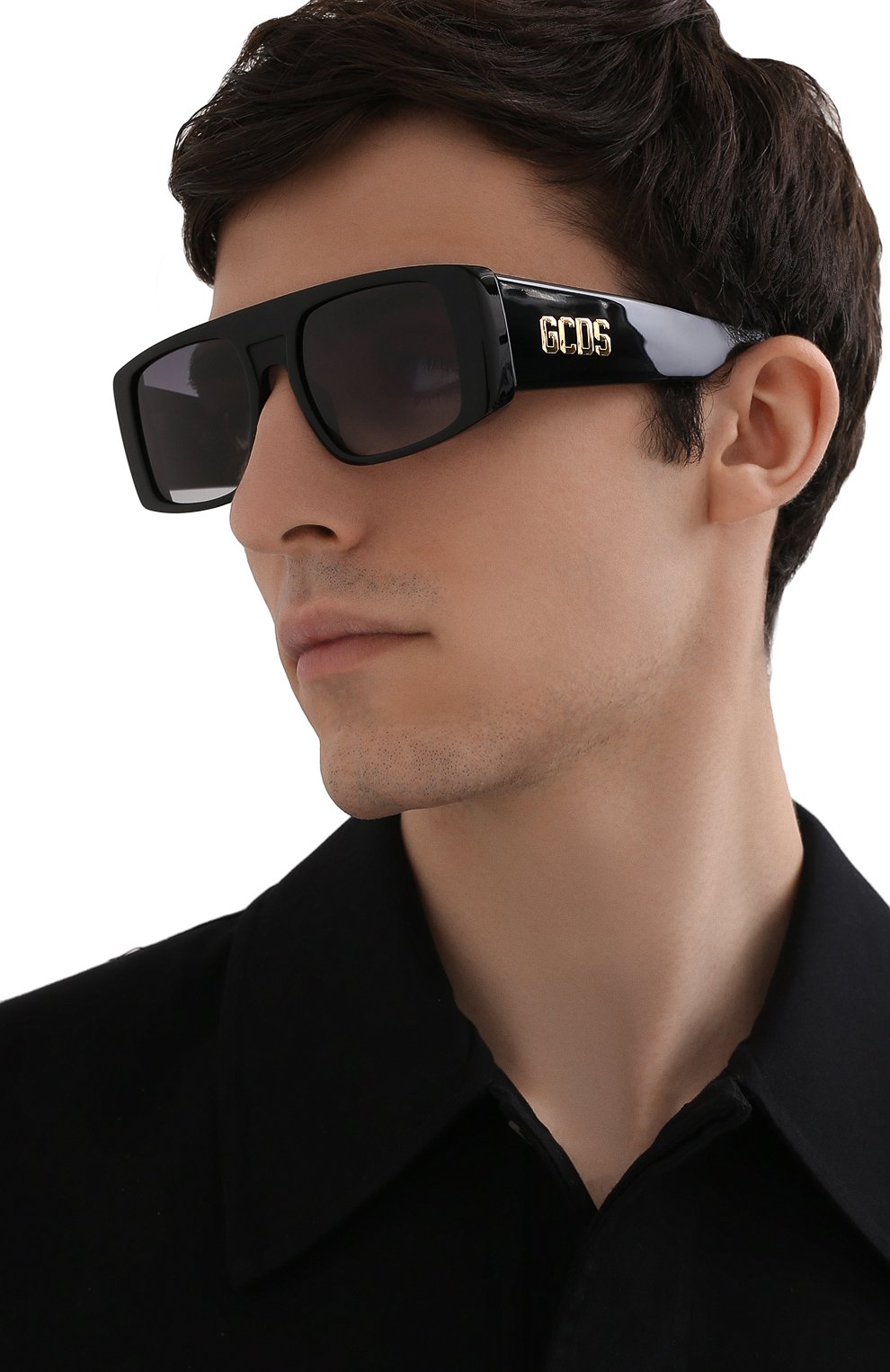 Солнцезащитные очки GCDS черного цвета по цене 21250 руб., арт. GD0006 01B, фото 3 Солнцезащитные очки GCDS, арт. GD0006 01B, фото 3