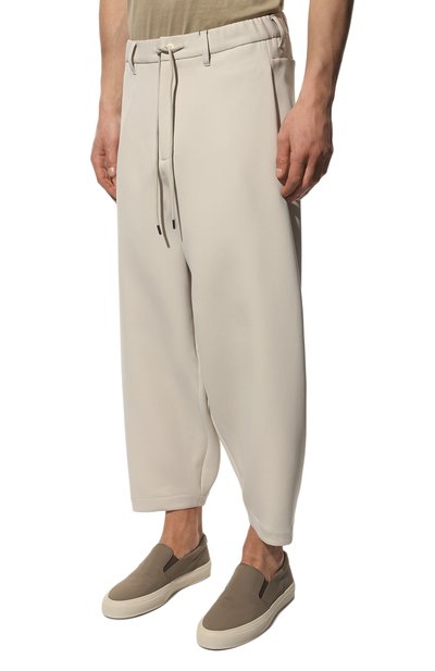 Брюки KAZUYUKI KUMAGAI кремового цвета по цене 40900 руб., арт. AP21-003, фото 3 Брюки KAZUYUKI KUMAGAI, арт. AP21-003, фото 3