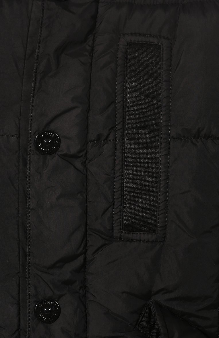 Мужской пуховый жилет STONE ISLAND черного цвета, арт. 7115G0123 | Фото 5 (Материал утеплителя: Пух и перо; Статус проверки: Проверена категория, Проверено; Длина (верхняя одежда): Короткие; Мужское Кросс-КТ: Верхняя одежда, жилеты-объемные; Кросс-КТ: Куртка; Стили: Кэжуэл; Материал внешний: Синтетический материал; Драгоценные камни: Проставлено; Материал сплава: Проверено, Проставлено)