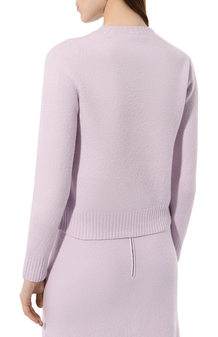 Женский шерстяной свитер JIL SANDER сиреневого цвета, арт. J01GP0103/J14603 | Фото 4 (Рукава: Длинные; Длина (для топов): Стандартные; Материал внешний: Шерсть; Женское Кросс-КТ: Свитер-одежда; Стили: Кэжуэл; Автоматизация состава: Проставлено; Автоматизация ТО: Проставлено)