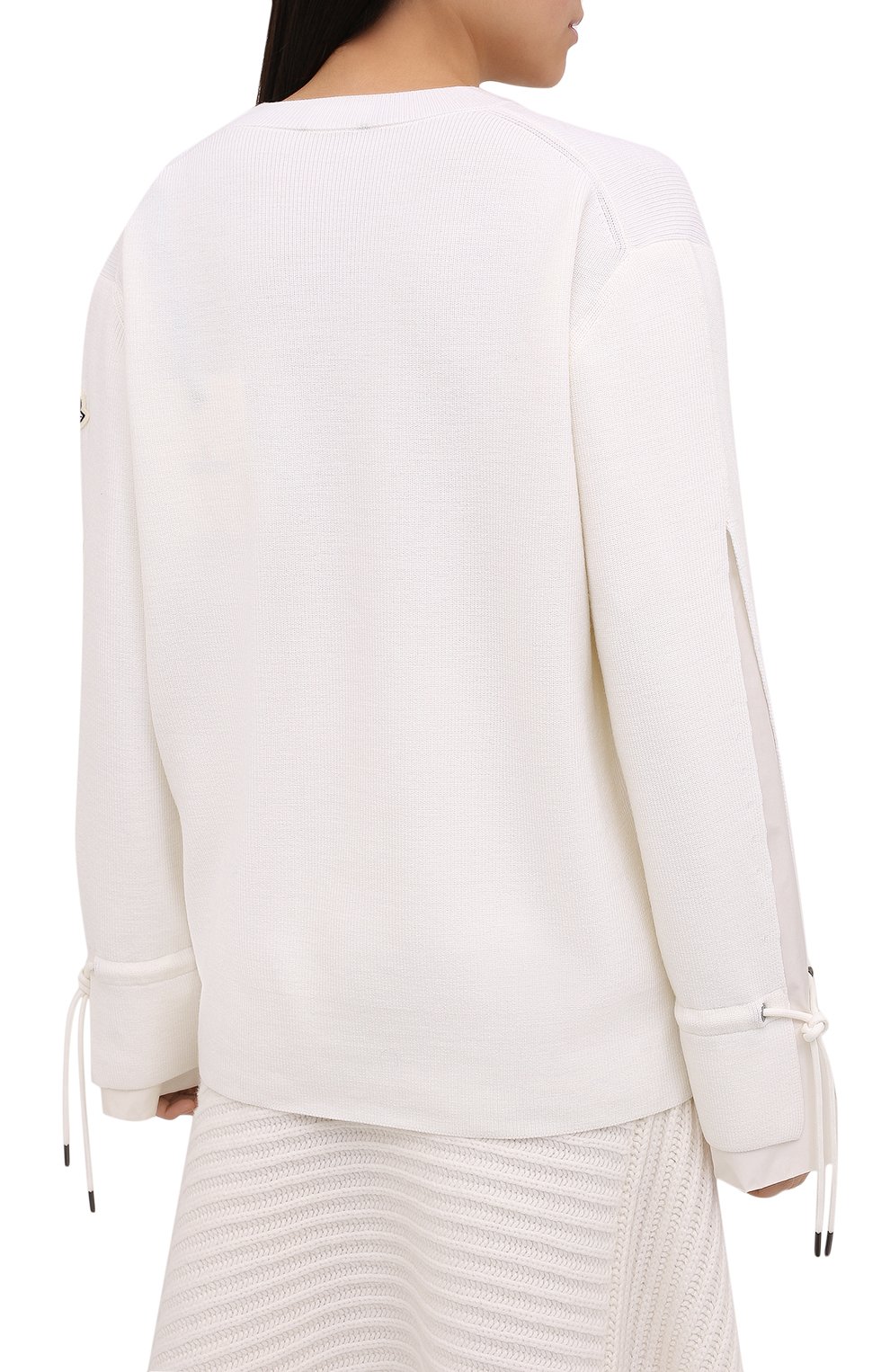 Шерстяной пуловер MONCLER белого цвета по цене 78850 руб., арт. F2-093-9C719-00-A9361, фото 4 Шерстяной пуловер MONCLER, арт. F2-093-9C719-00-A9361, фото 4