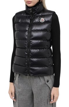 Женский пуховый жилет MONCLER черного цвета, арт. F2-093-1A525-00-68950 | Фото 3 (Материал внешний: Синтетический материал; Кросс-КТ: Пуховик; Материал сплава: Проставлено; Стили: Классический, Минимализм; Материал подклада: Синтетический материал; Женское Кросс-КТ: Верхняя одежда; Драгоценные камни: Проставлено; Длина (верхняя одежда): Короткие; Материал утеплителя: Пух и перо)