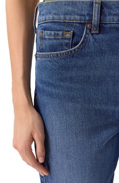 Женские джинсы 7 FOR ALL MANKIND синего цвета, арт. 7U113C10JSE | Фото 5 (Драгоценные камни: Проставлено; Материал сплава: Проставлено; Длина (брюки, джинсы): Стандартные; Силуэт Ж (брюки и джинсы): Прямые; Кросс-КТ: Деним; Материал внешний: Деним, Хлопок; Стили: Повседневный)