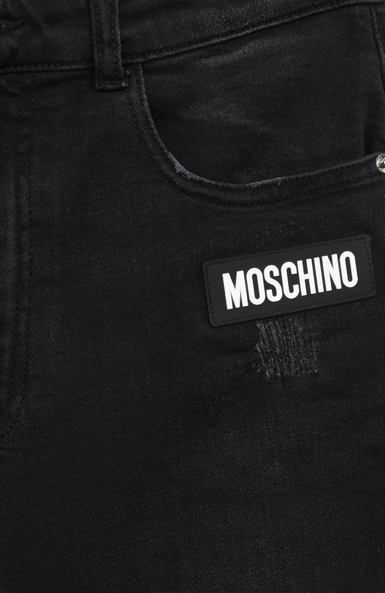 Детские джинсы MOSCHINO черного цвета, арт. HUP046/LXE25/10A-14A | Фото 3 (Материал внешний: Хлопок; Детали: Потертости; Материал сплава: Проставлено; Нос: Не проставлено; Ростовка одежда: 10 - 11 лет | 140 - 146см, 12 лет | 152 см, 13 - 15 лет | 158 см)