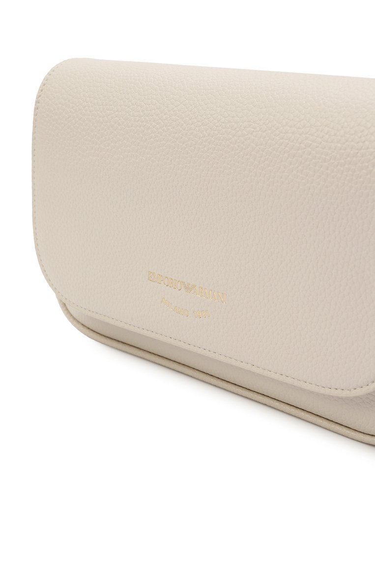 Женская сумка EMPORIO ARMANI кремового цвета, арт. EW000538/AF12036 | Фото 3 (Ремень/цепочка: На ремешке; Автоматизация ТО: Проставлено; Размер: mini; Материал: Экокожа; Автоматизация состава: Проставлено)