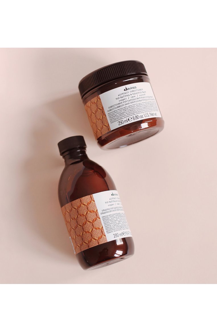 Кондиционер для натуральных и окрашенных волос alchemic, медный (250ml) DAVINES бесцветного цвета, арт. 67225 | Фото 2 (Региональные ограничения белый список (Axapta Mercury): Не проставлено; Нос: Не проставлено; Назначение: Для волос; Косметика кросс-кт: Уход У; Тип продукта: Кондиционеры; Обьем косметики: 250ml)