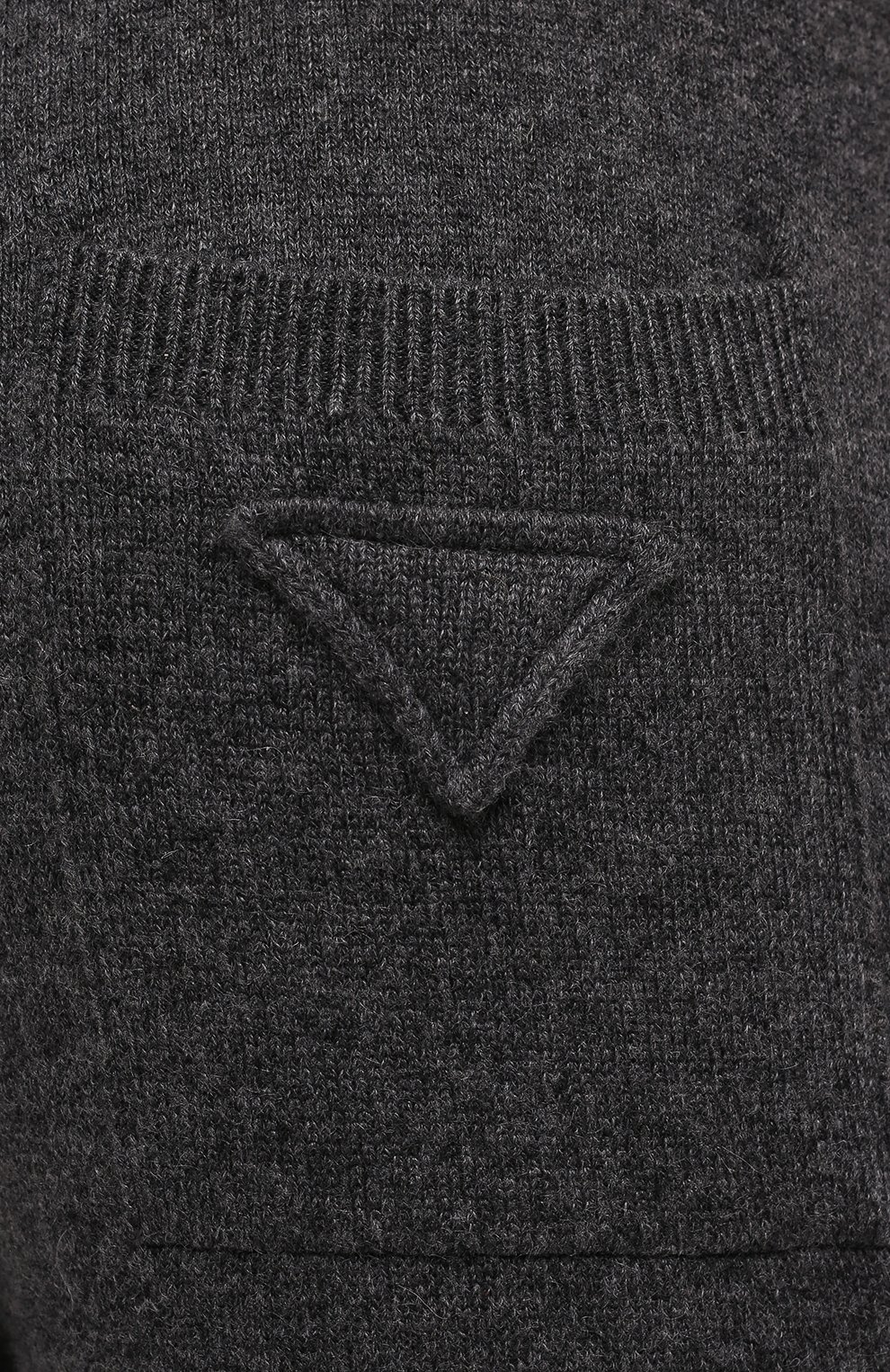 Кашемировые джоггеры PRADA темно-серого цвета по цене 330000 руб., арт. UMP83-1YB5-F0480-211, фото 5 Кашемировые джоггеры PRADA, арт. UMP83-1YB5-F0480-211, фото 5