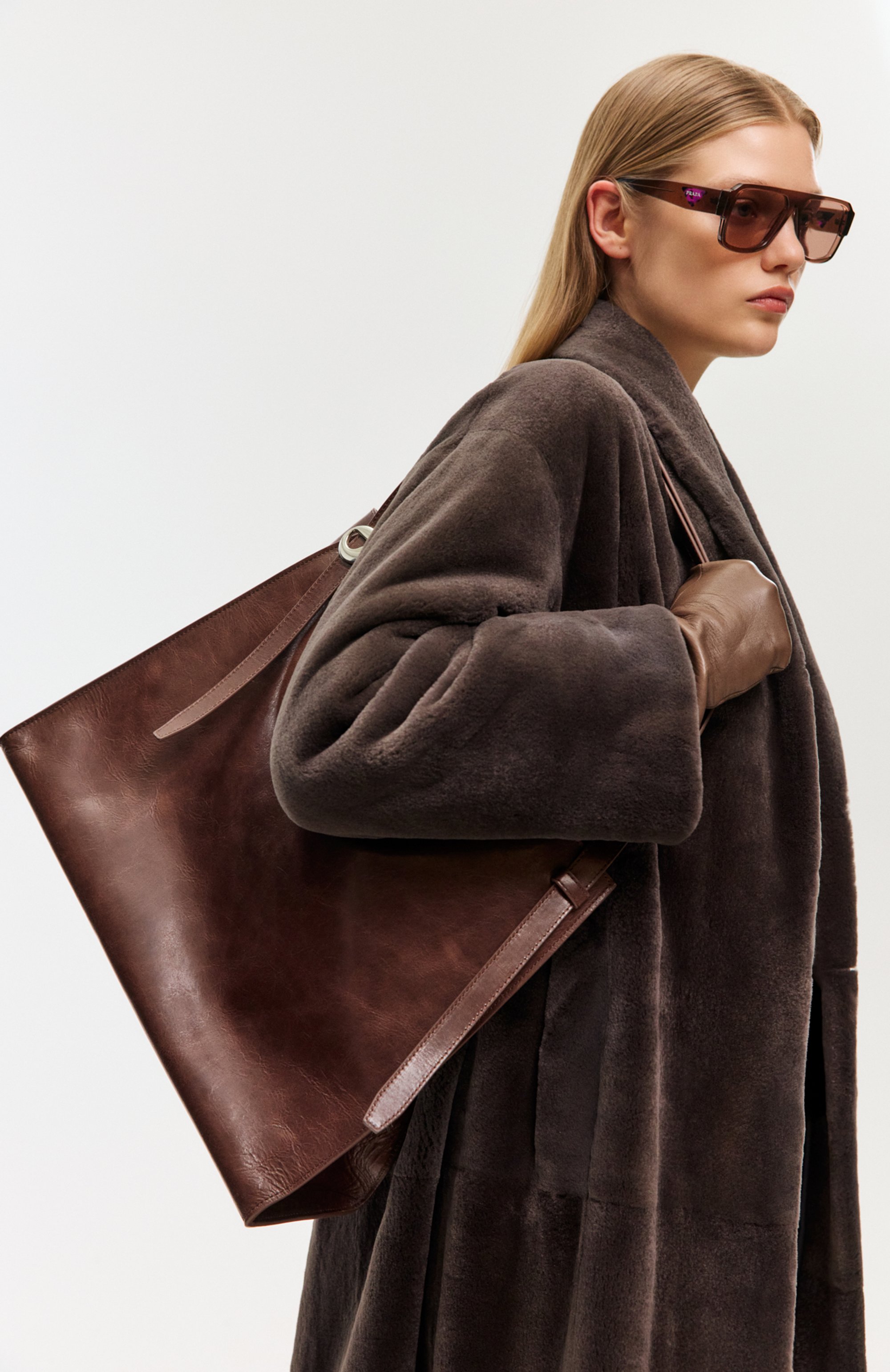 Сумка belt tote COPERNI коричневого цвета по цене 98350 руб., арт. C0PBA77F6064, фото 8 Сумка belt tote COPERNI, арт. C0PBA77F6064, фото 8