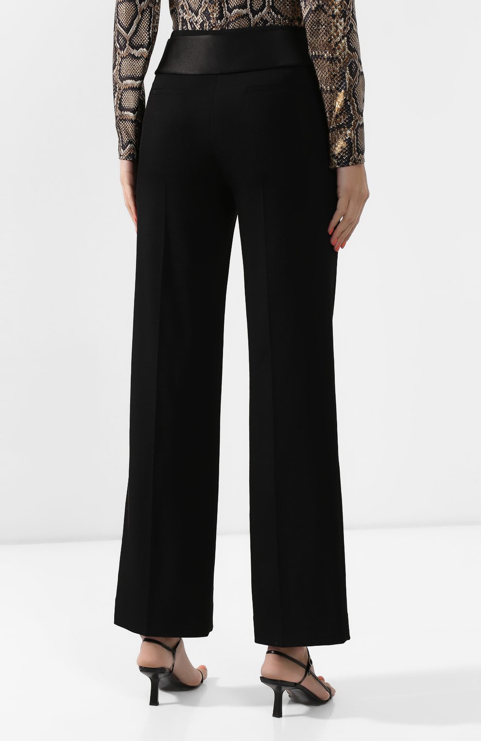 Шерстяные брюки VICTORIA BECKHAM черного цвета по цене 67900 руб., арт. TR TUX 21009B, фото 4 Шерстяные брюки VICTORIA BECKHAM, арт. TR TUX 21009B, фото 4