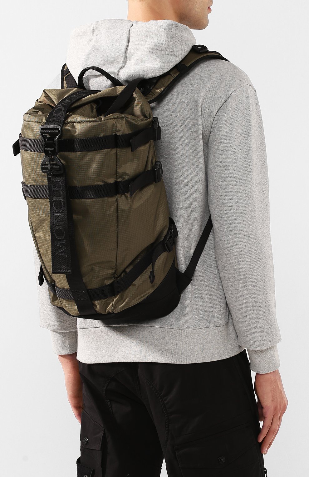 Текстильный рюкзак MONCLER хаки цвета по цене 58200 руб., арт. F1-09A-5A703-10-02SB1, фото 2 Текстильный рюкзак MONCLER, арт. F1-09A-5A703-10-02SB1, фото 2