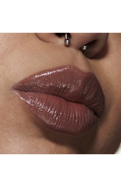 Губная помада lustreglass sheer-shine lipstick, оттенок signature move (3,5g) MAC цвета по цене 3390 руб., арт. SB48-26, фото 4 Губная помада lustreglass sheer-shine lipstick, оттенок signature move (3,5g) MAC, арт. SB48-26, фото 4