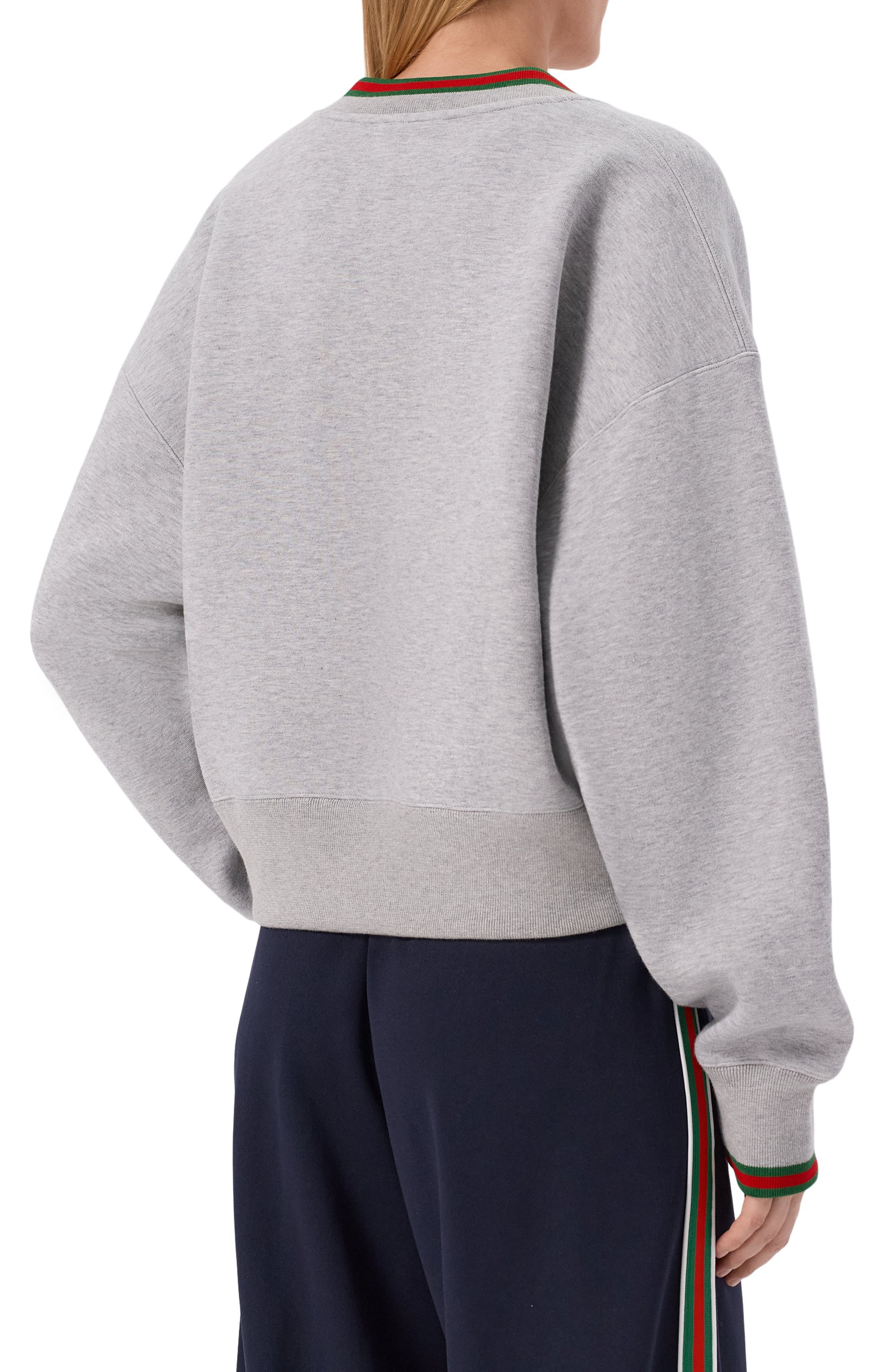 Свитшот GUCCI серого цвета по цене 136500 руб., арт. 847933/XJHIR, фото 4 Свитшот GUCCI, арт. 847933/XJHIR, фото 4