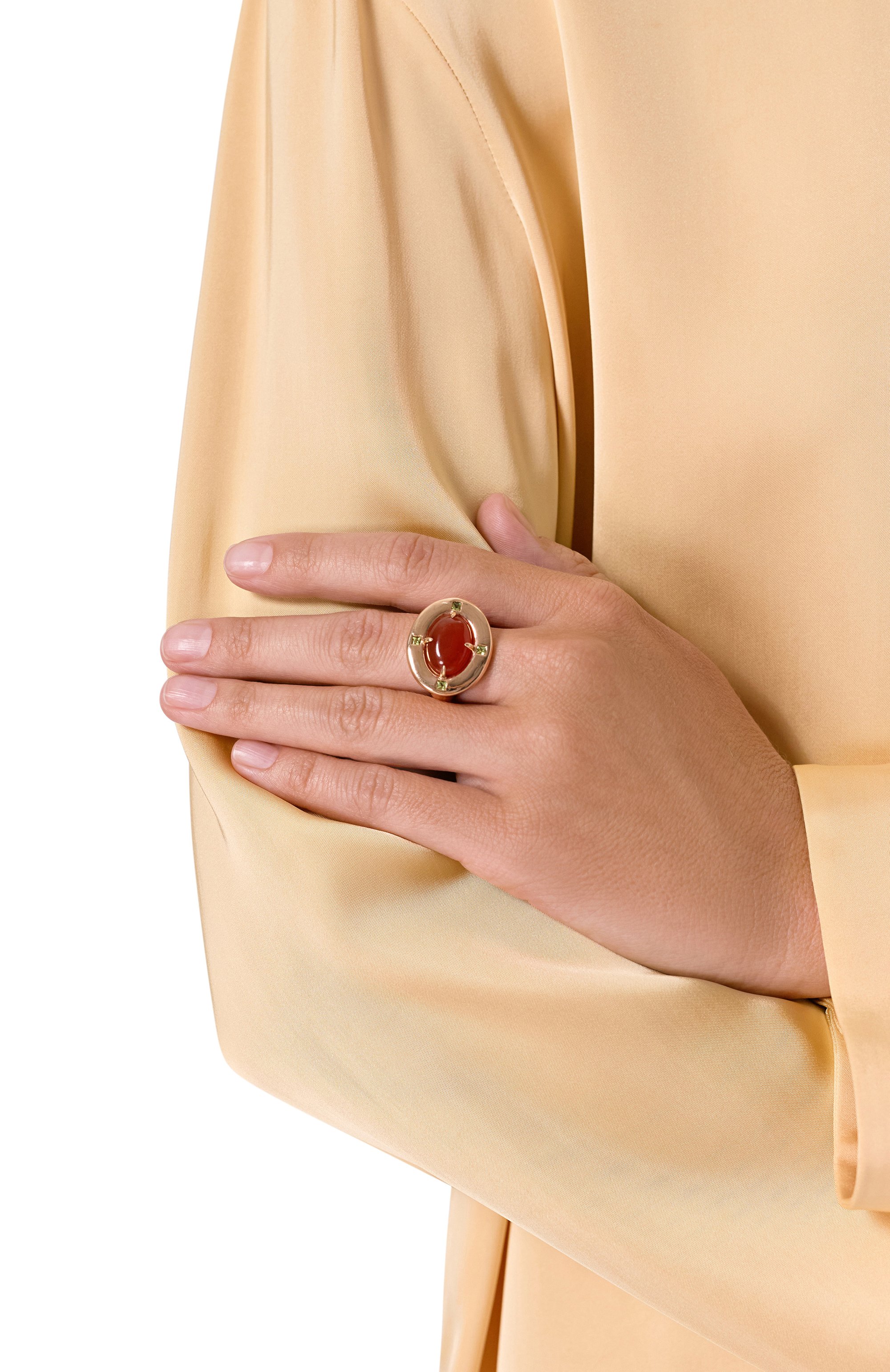 Кольцо ai с сердоликом и хризолитами MOONKA цвета по цене 17400 руб., арт. ai-bg-r-sr, фото 2 Кольцо ai с сердоликом и хризолитами MOONKA, арт. ai-bg-r-sr, фото 2