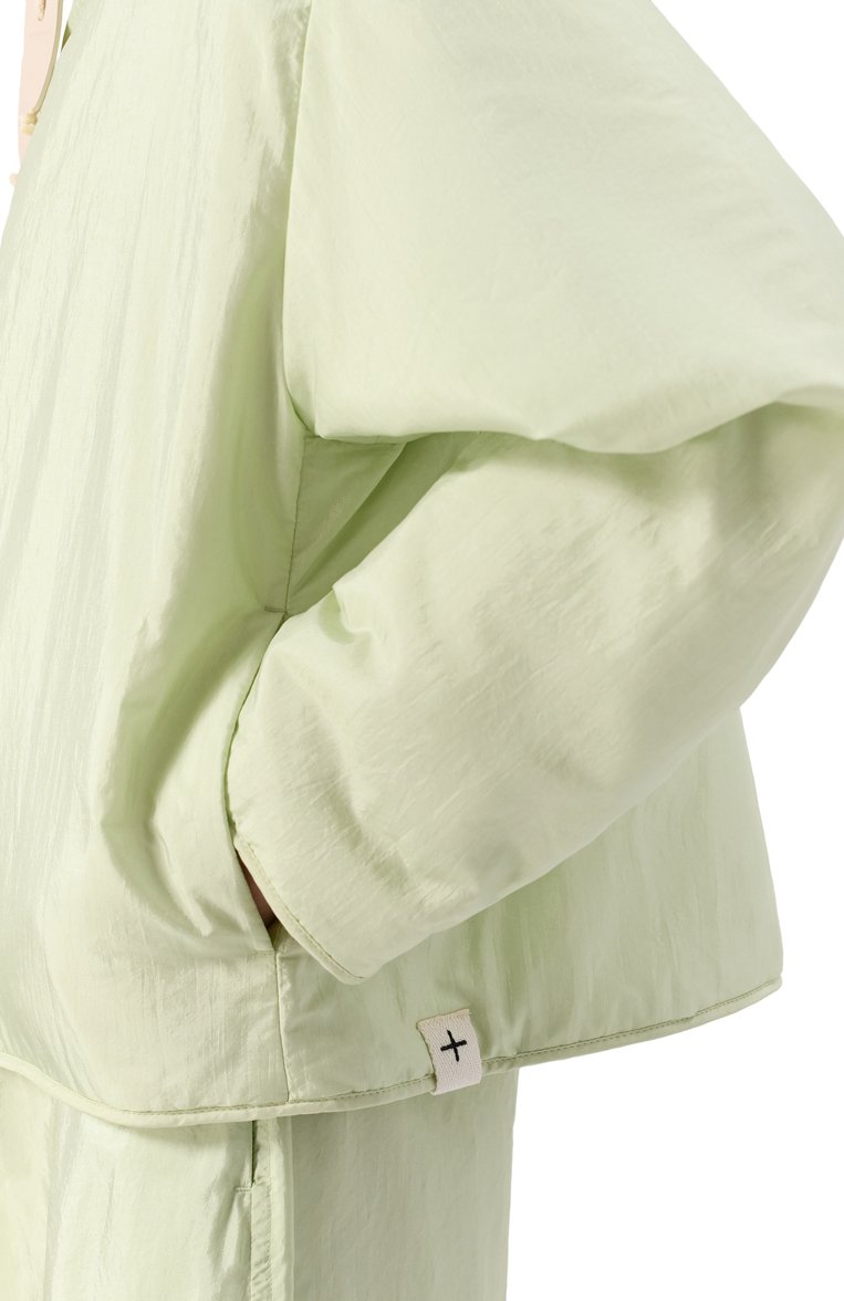 Женская ветровка JIL SANDER светло-зеленого цвета, арт. J40SW0006-J70003 | Фото 5 (Рукава: Длинные; Материал внешний: Синтетический материал, Шелк; Длина (верхняя одежда): Короткие; Материал подклада: Синтетический материал; Кросс-КТ: Ветровки, Куртка; Стили: Кэжуэл; Автоматизация ТО: Проставлено; Автоматизация состава: Проставлено)