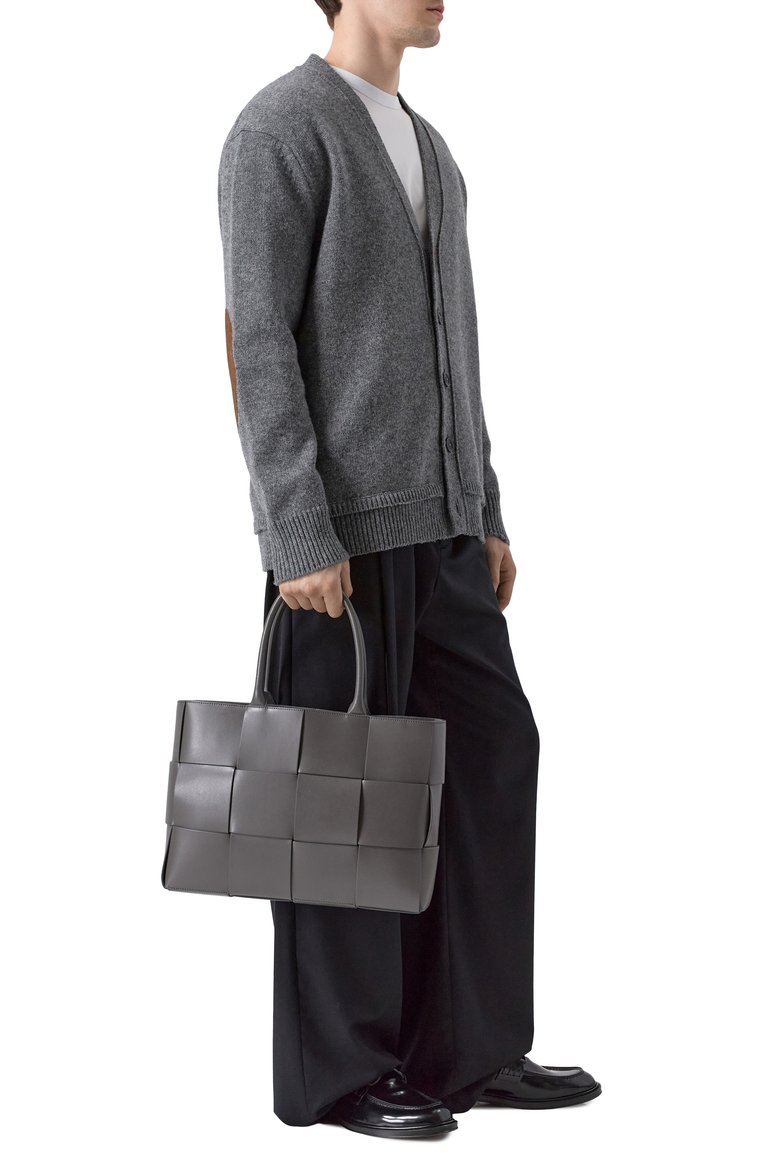 Мужская сумка-тоут arco BOTTEGA VENETA серого цвета, арт. 756682/VB1K0 | Фото 8 (Материал: Натуральная кожа; Размер: large; Автоматизация ТО: Проставлено; Автоматизация состава: Проставлено)