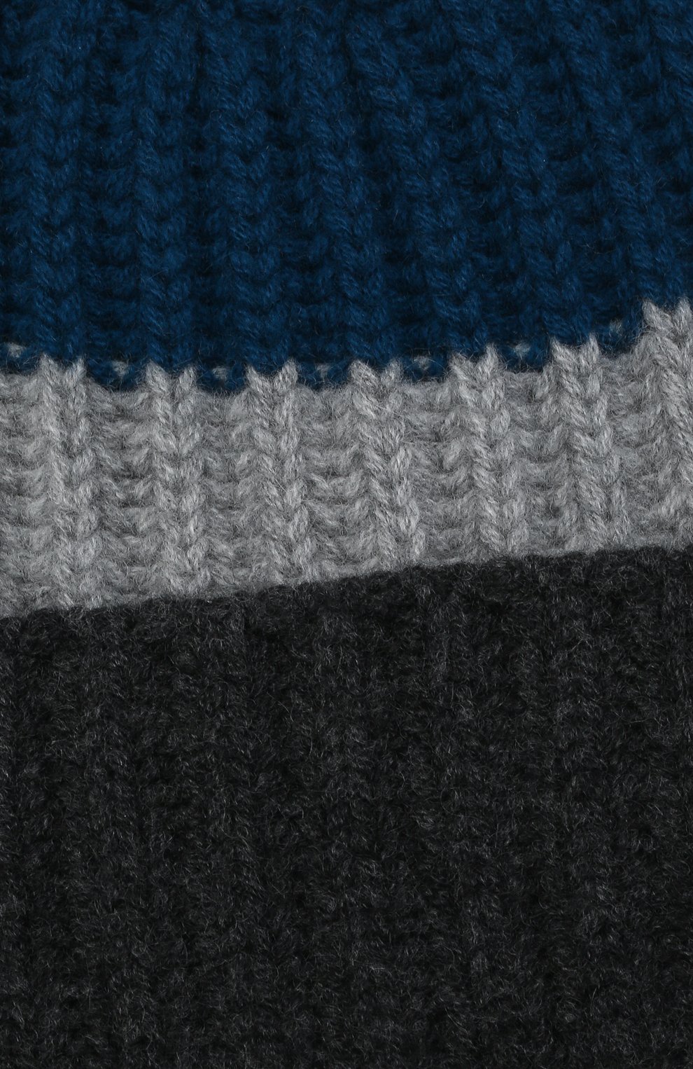 Кашемировая шапка LORO PIANA синего цвета по цене 52800 руб., арт. FAL8955, фото 4 Кашемировая шапка LORO PIANA, арт. FAL8955, фото 4