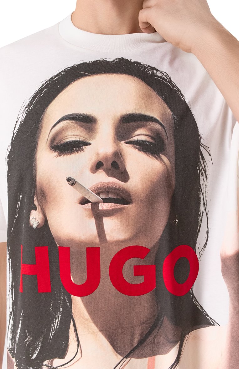 Мужская хлопковая футболка HUGO белого цвета, арт. 50535314 | Фото 5 (Материал внешний: Хлопок; Рукава: Короткие; Длина (для топов): Стандартные; Принт: С принтом; Стили: Кэжуэл; Мужское Кросс-КТ: Футболка-одежда; Кросс-КТ: Джерси)