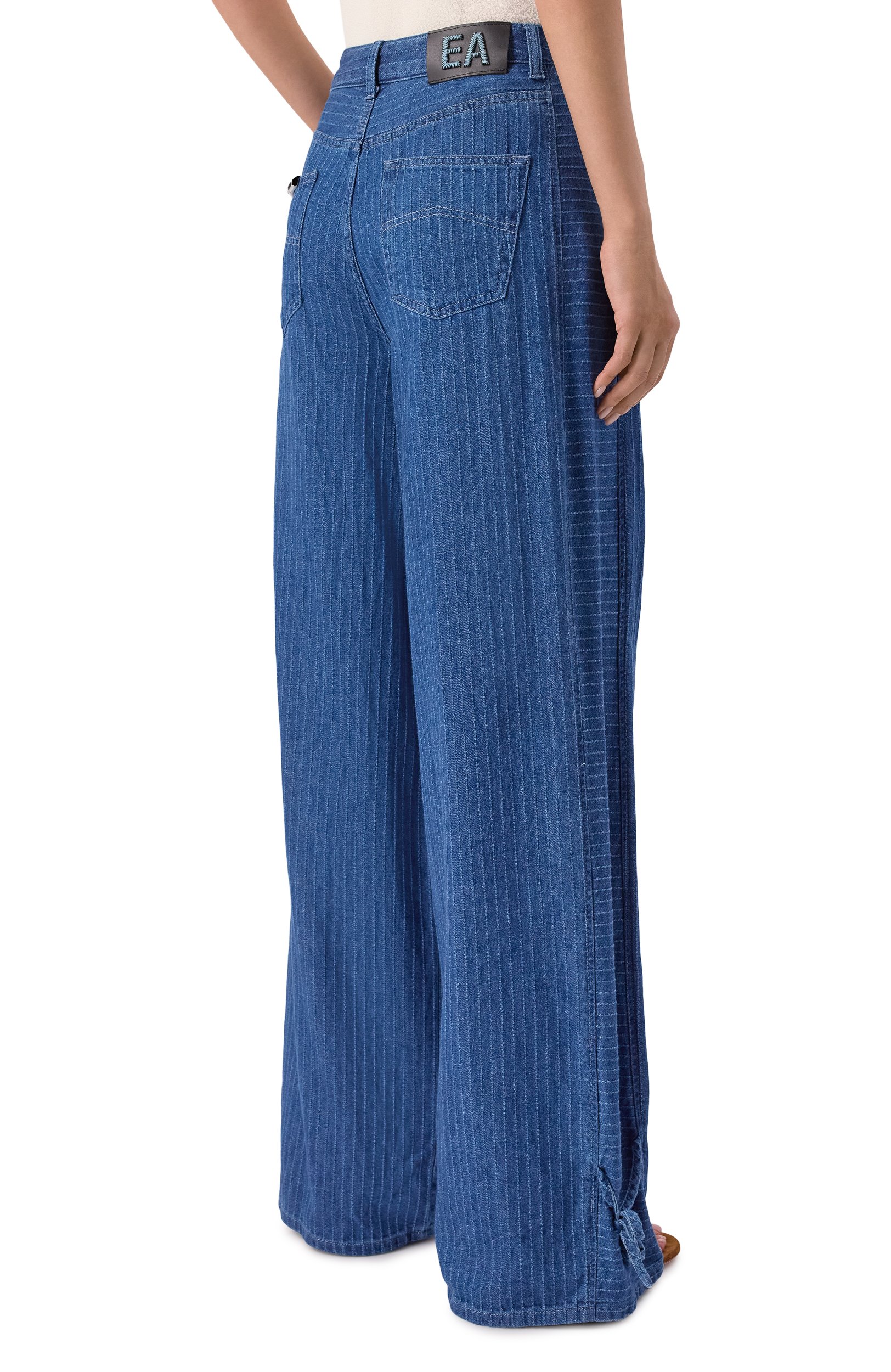 Джинсы EMPORIO ARMANI синего цвета по цене 55850 руб., арт. EW004797/AF26171, фото 4 Джинсы EMPORIO ARMANI, арт. EW004797/AF26171, фото 4