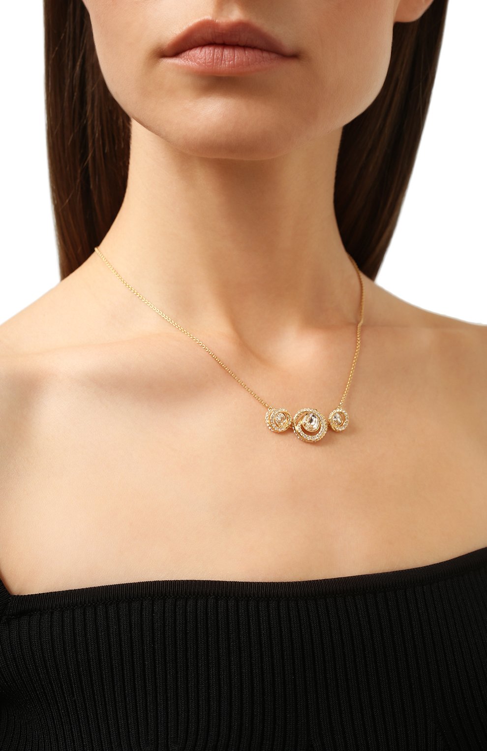 Подвеска на цепочке generation SWAROVSKI золотого цвета по цене 17440 руб., арт. 5636586, фото 2 Подвеска на цепочке generation SWAROVSKI, арт. 5636586, фото 2