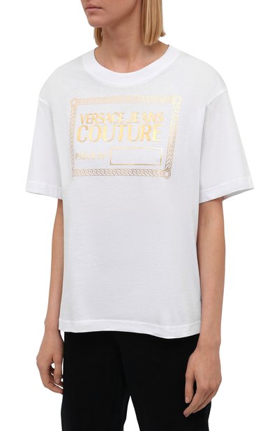 Хлопковая футболка VERSACE JEANS COUTURE белого цвета по цене 14550 руб., арт. 71HAHT13-71DP614 PIECE NR F0IL C0TT0N/CJ00T, фото 3 Хлопковая футболка VERSACE JEANS COUTURE, арт. 71HAHT13-71DP614 PIECE NR F0IL C0TT0N/CJ00T, фото 3