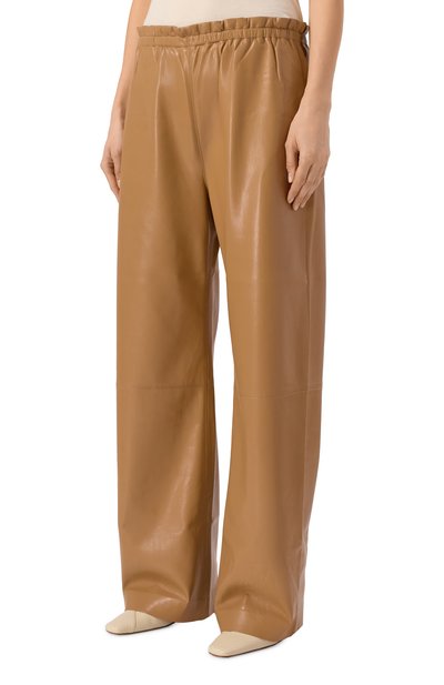 Брюки из экокожи NANUSHKA бежевого цвета по цене 77950 руб., арт. GEB, фото 3 Брюки из экокожи NANUSHKA, арт. GEB, фото 3