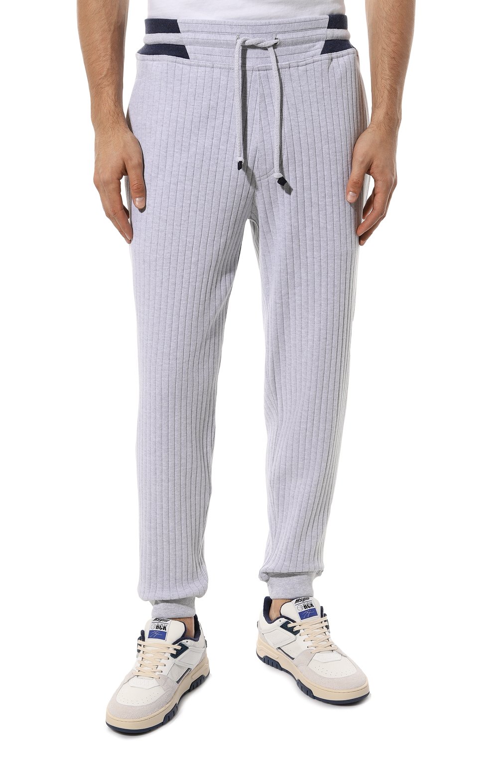 Хлопковые джоггеры BRUNELLO CUCINELLI светло-серого цвета по цене 149000 руб., арт. MTU20B2209, фото 3 Хлопковые джоггеры BRUNELLO CUCINELLI, арт. MTU20B2209, фото 3
