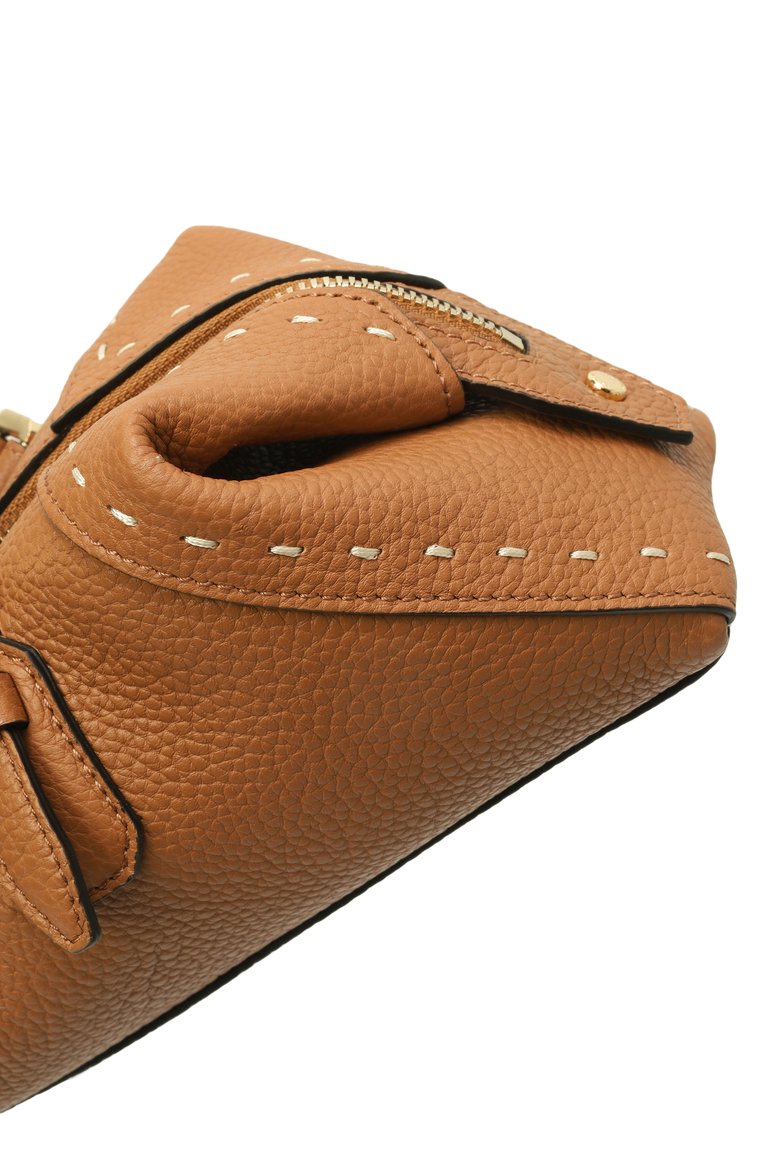 Женская сумка charlie small LANCEL светло-коричневого цвета, арт. A13420 | Фото 3 (Материал: Натуральная кожа; Автоматизация состава: Проставлено; Размер: small; Автоматизация ТО: Проставлено)