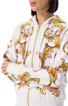Женский хлопковая толстовка VERSACE JEANS COUTURE белого цвета, арт. 78HAI3P6/FS192 | Фото 5 (Материал сплава: Проставлено; Драгоценные камни: Проставлено; Длина (для топов): Стандартные; Рукава: Длинные; Материал подклада: Хлопок; Стили: Гламурный; Женское Кросс-КТ: Кардиган-одежда; Материал внешний: Хлопок)
