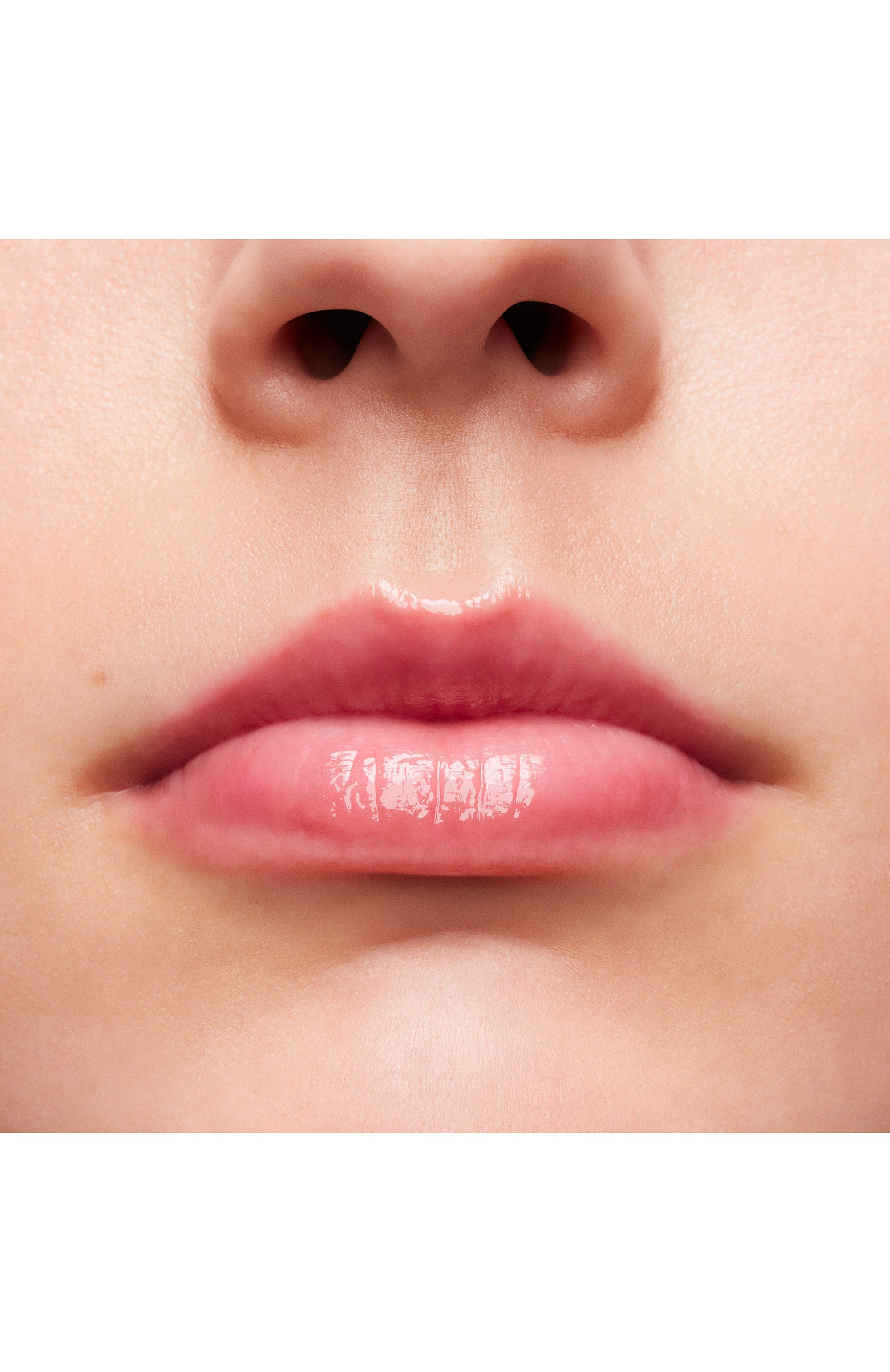 Бальзам для губ squirt plumping gloss stick, оттенок amped (2.3ml) MAC цвета по цене 2990 руб., арт. STRJ-05, фото 4 Бальзам для губ squirt plumping gloss stick, оттенок amped (2.3ml) MAC, арт. STRJ-05, фото 4