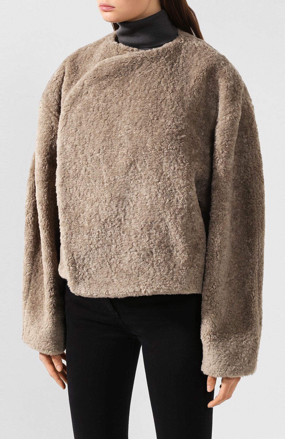 Шуба из экомеха TOTEME бежевого цвета по цене 32000 руб., арт. BELLAC FAUX FUR 194-116-703, фото 6 Шуба из экомеха TOTEME, арт. BELLAC FAUX FUR 194-116-703, фото 6