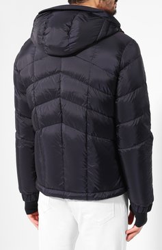 Мужская пуховая куртка arnensee MONCLER GRENOBLE темно-синего цвета, арт. D2-097-41913-85-549F1 | Фото 4 (Кросс-КТ: Куртка, Пуховик, другое; Мужское Кросс-КТ: пуховик-короткий, Пуховик-верхняя одежда, Верхняя одежда; Рукава: Длинные; Материал внешний: Синтетический материал, Полиэстер; Материал сплава: Проставлено, Проверено; Материал подклада: Синтетический материал; Драгоценные камни: Проставлено; Длина (верхняя одежда): Короткие; Материал утеплителя: Пух и перо; Статус проверки: Проверена категория)