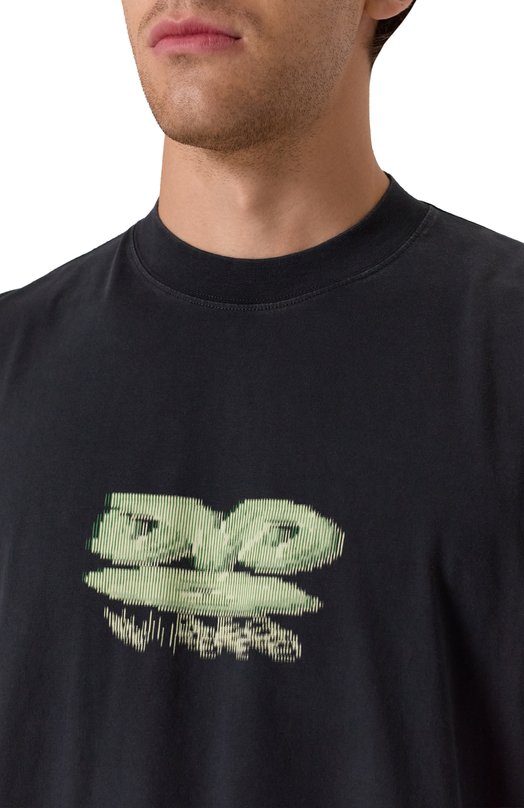 Хлопковая футболка VETEMENTS UH76TR380B/1000 LIGHT JERSEY Чёрный  UH76TR380B/1000 LIGHT JERSEY Фото 5