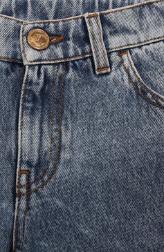 Детские джинсы VERSACE голубого цвета, арт. 1018319/1A13119/4A-6A | Фото 3 (Материал внешний: Хлопок; Нос: Не проставлено; Детали: Потертости; Автоматизация состава: Проставлено; Ростовка одежда: 6 лет | 116 см)