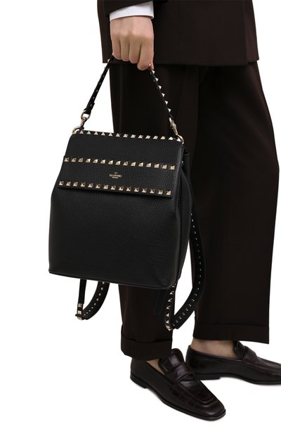 Рюкзак rockstud VALENTINO черного цвета по цене 231000 руб., арт. VW2B0H60/YRK, фото 2 Рюкзак rockstud VALENTINO, арт. VW2B0H60/YRK, фото 2
