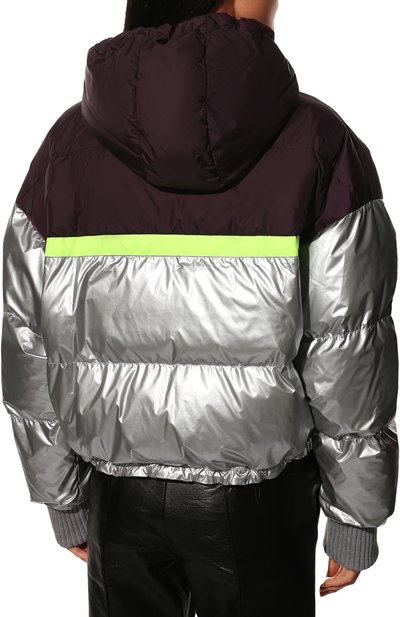 Пуховик ICEBERG серебряного цвета по цене 46800 руб., арт. 19I I2P0/J011/5946/0UTLET AW22-23, фото 4 Пуховик ICEBERG, арт. 19I I2P0/J011/5946/0UTLET AW22-23, фото 4