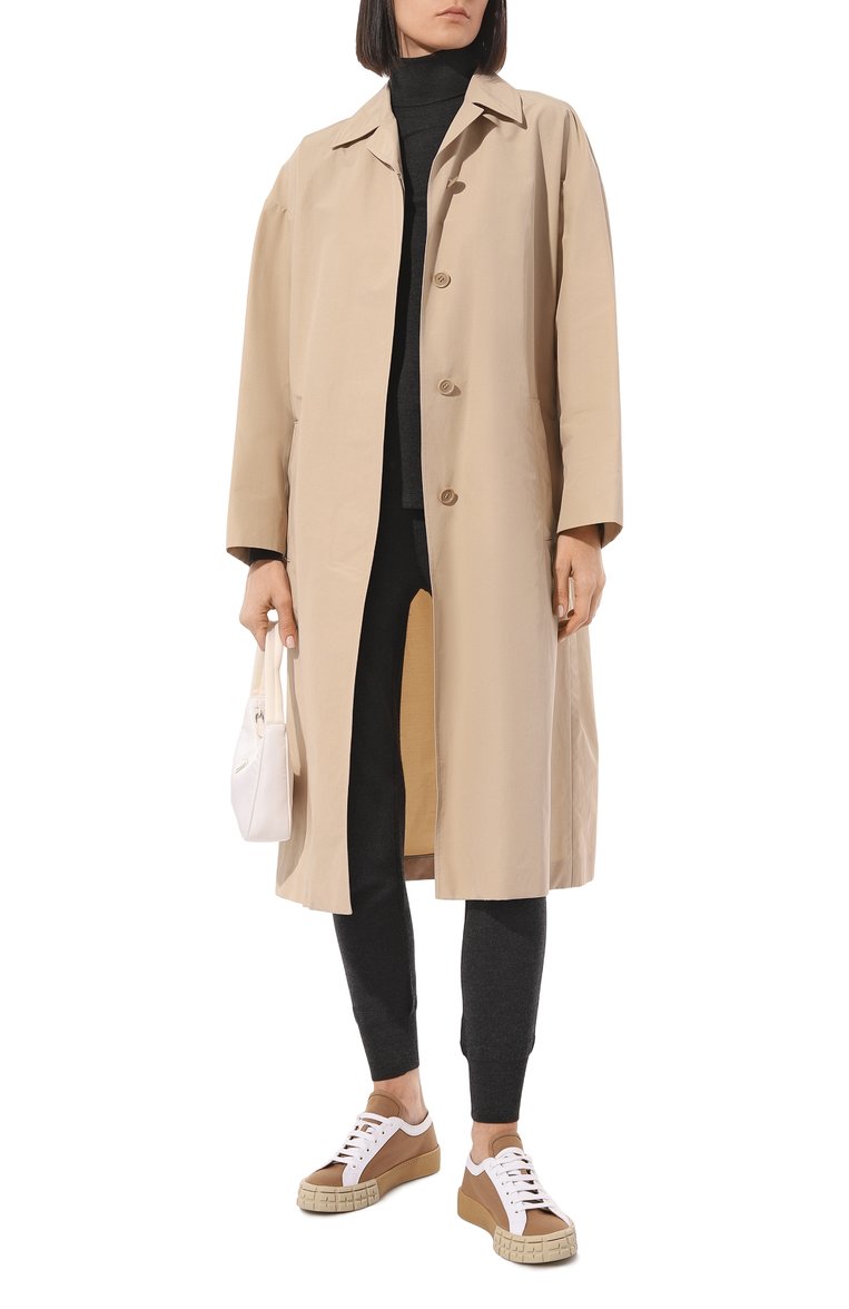 Женские джоггеры из шерсти и кашемира PRADA серого цвета, арт. 32125-1ZCE-F0480-212 | Фото 2 (Длина (брюки, джинсы): Стандартные; Материал внешний: Шерсть, Кашемир; Стили: Спорт-шик; Женское Кросс-КТ: Джоггеры - брюки, Брюки-одежда; Силуэт Ж (брюки и джинсы): Джоггеры; Нос: Не проставлено)