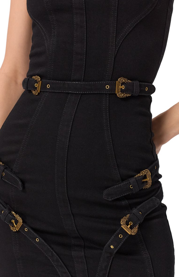 Женское джинсовое платье  VERSACE JEANS COUTURE черного цвета, арт. 78HA0952/DW040L54 | Фото 5 (Автоматизация состава: Проставлено; Автоматизация ТО: Проставлено; Материал внешний: Хлопок, Деним; Длина Ж (юбки, платья, шорты): Мини; Кросс-КТ: Деним; Случай: Повседневный; Женское Кросс-КТ: Платье-одежда, платье-футляр; Стили: Кэжуэл; Рукава: На бретелях)