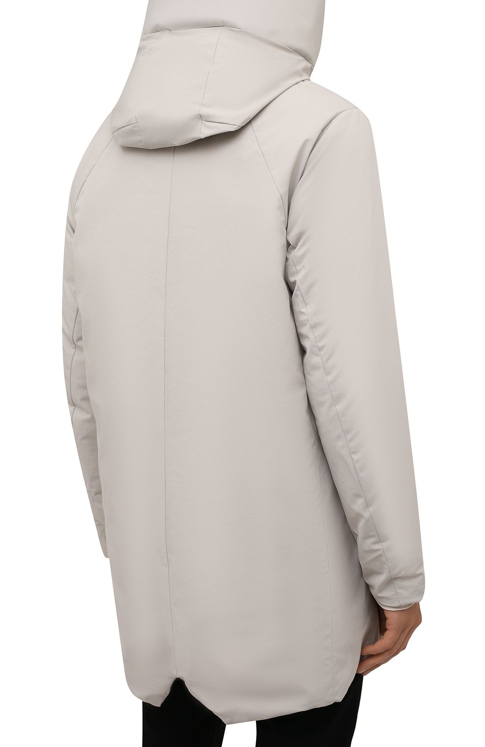 Пуховая куртка KAZUYUKI KUMAGAI светло-серого цвета по цене 142500 руб., арт. AC12-223, фото 4 Пуховая куртка KAZUYUKI KUMAGAI, арт. AC12-223, фото 4