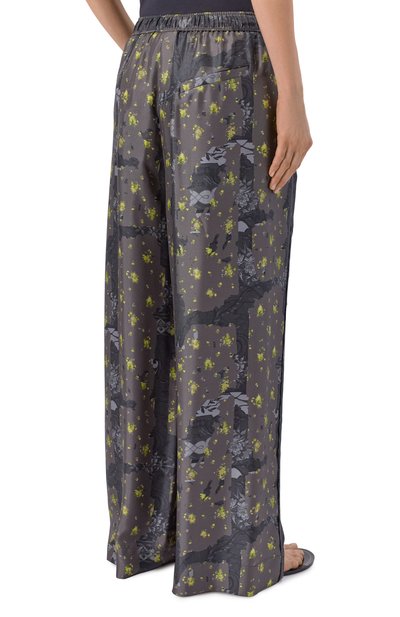 Шелковые брюки GANNI темно-серого цвета по цене 54300 руб., арт. A1080121, фото 4 Шелковые брюки GANNI, арт. A1080121, фото 4